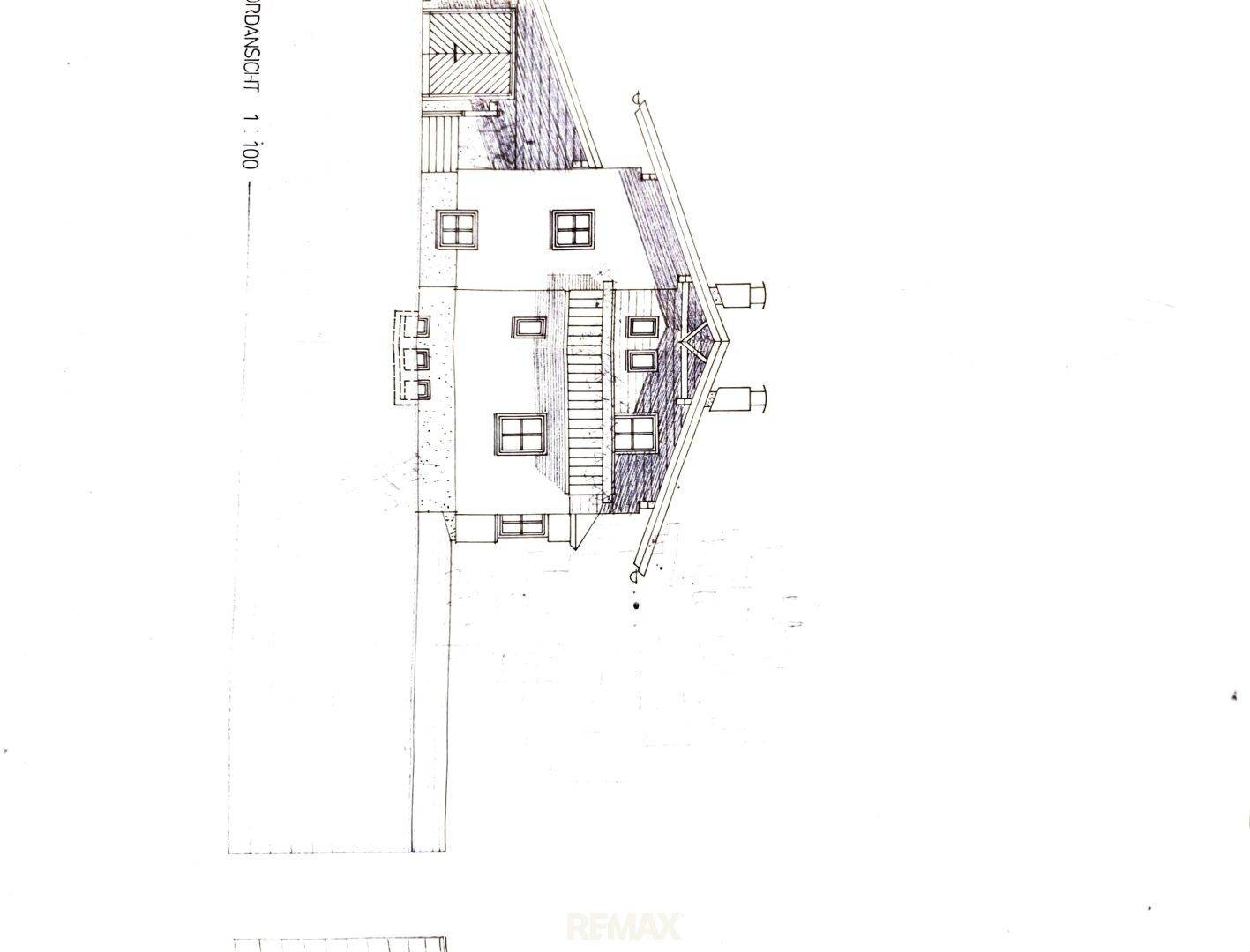 Architektonische Ostansicht des Gebäudes mit detaillierter Darstellung der Fassade.