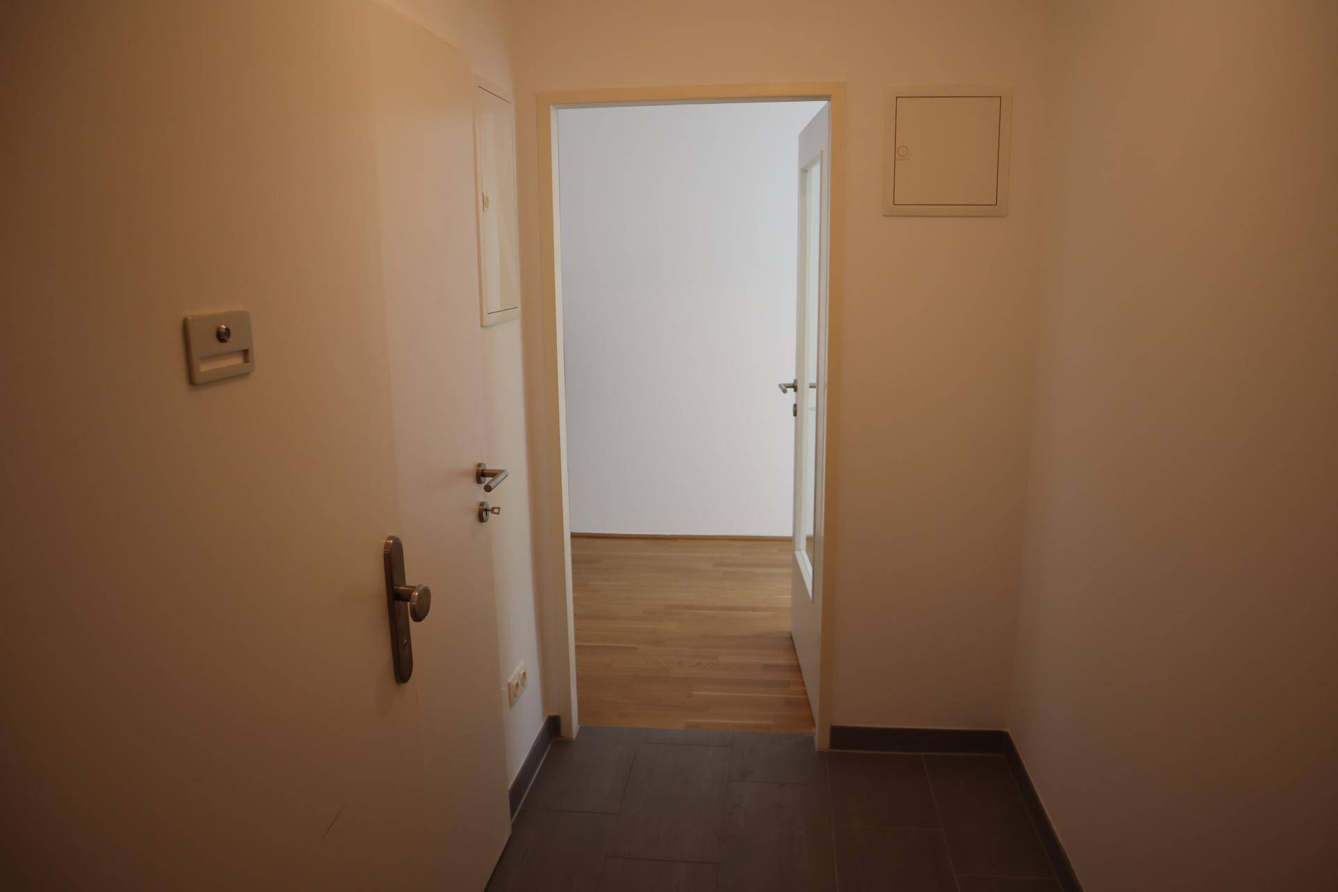 AB95D466-0050-4D51-9825-2493CD5032C5