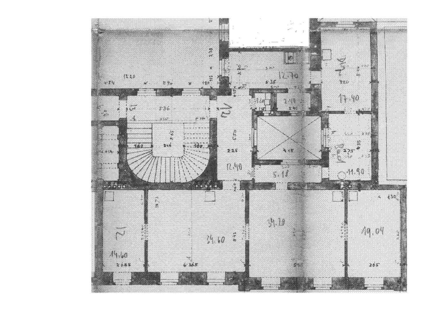 Detaillierter Grundriss mit eingezeichneten Maßen und Raumaufteilung der Immobilie.