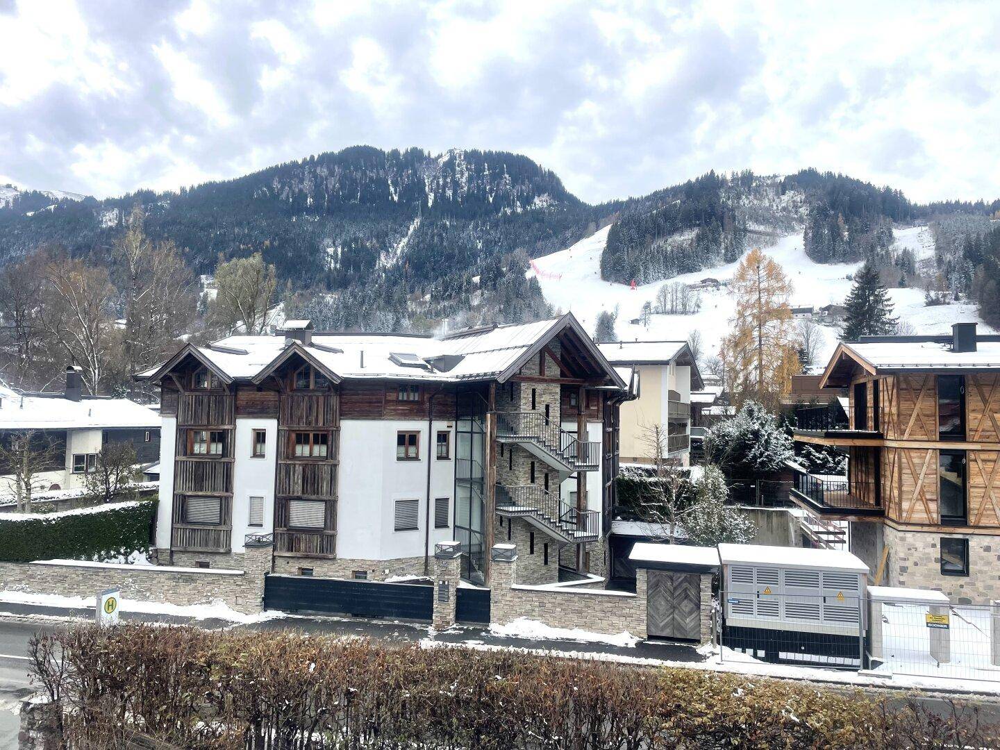 Bild vom Balkon auf die Streif