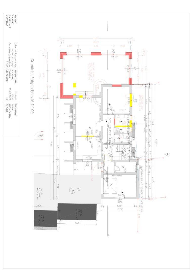 Grundriss des Erdgeschosses mit Terrasse, Garage und Wohnbereich.