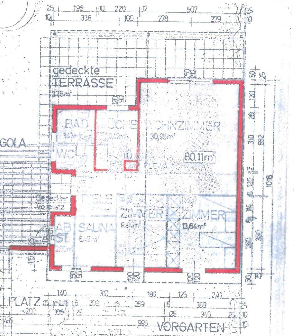 Grundrissplan mit überdachter Terrasse, Wohnzimmer, Küche, Bad, WC, Diele, Zimmer und Sauna.