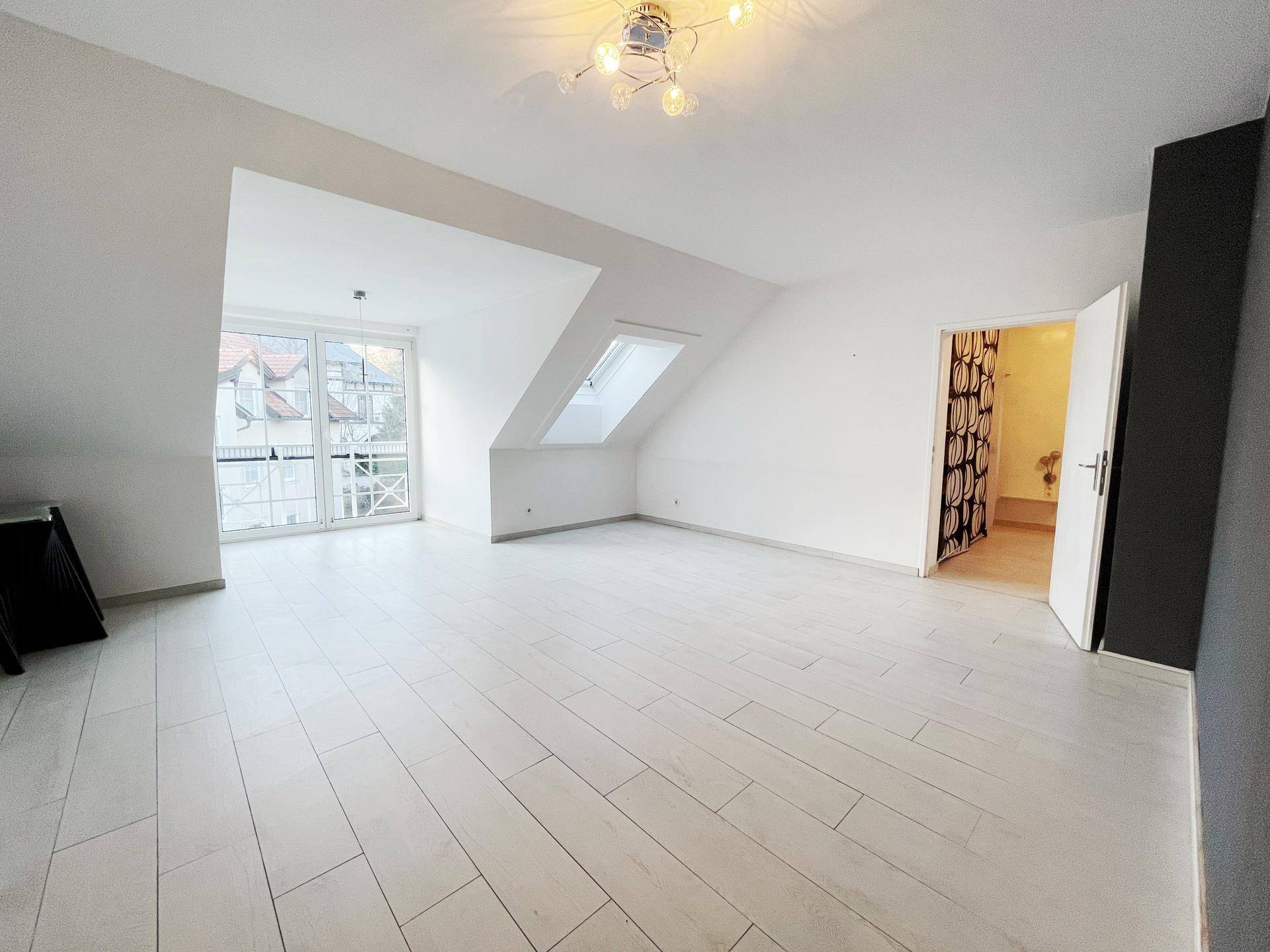 https://pictures.immobilienscout24.de/prod.www.immobilienscout24.at/pictureserver/loadPicture?q=70&id=012.0012000001E3qkl-1cc6e07f6f654a56a630bde6462212bd