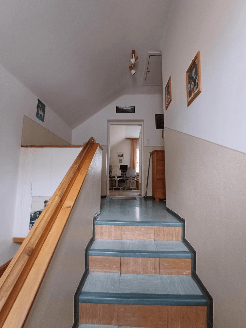 K1600_20250708_173822_OG_Stiegenhaus_quer