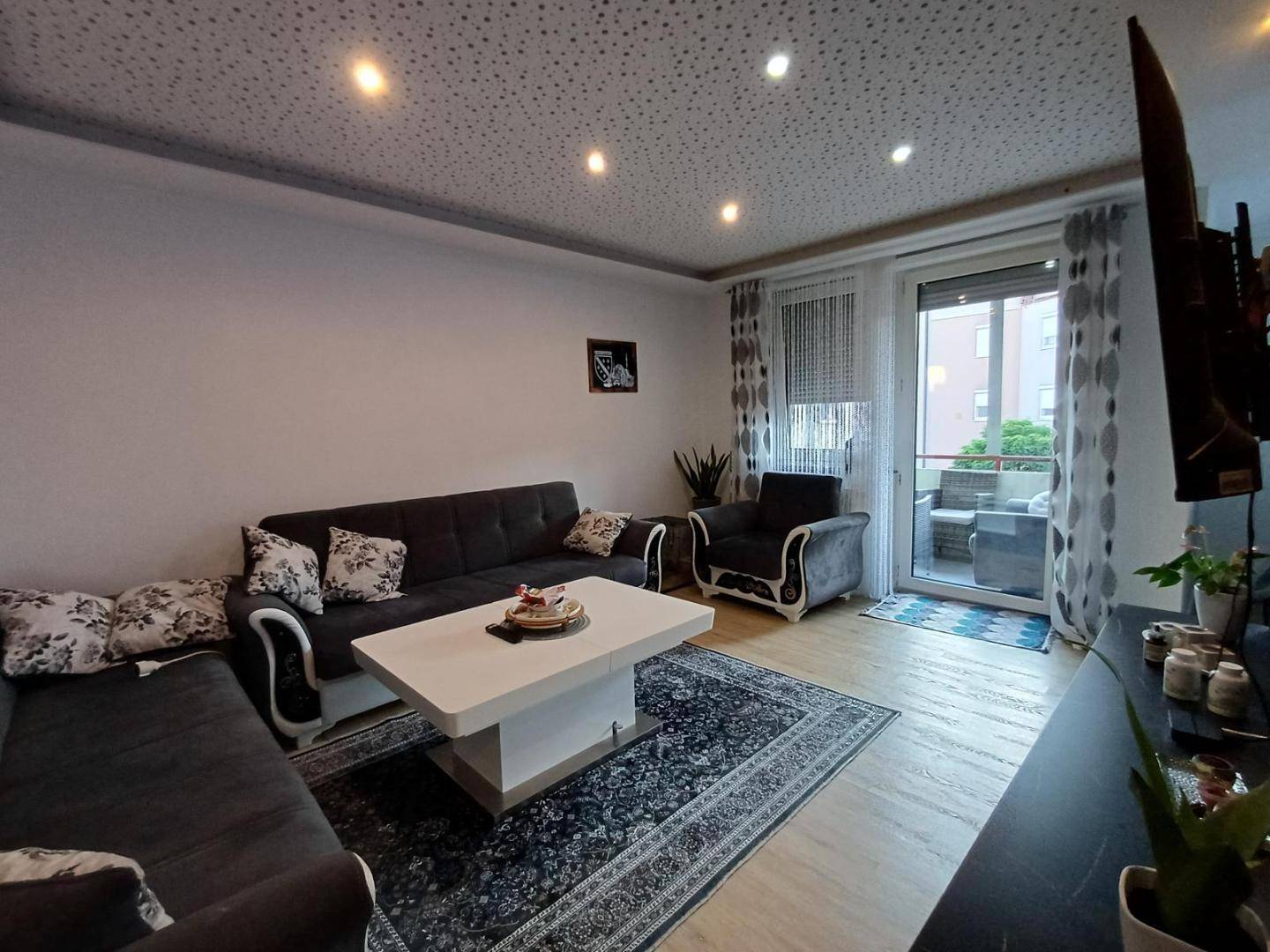 K1600_20250812_190939_Wohnzimmer