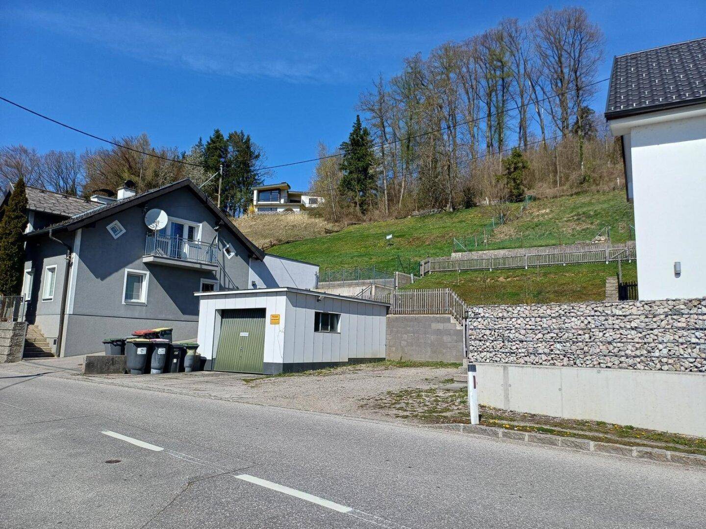 Sonnige Hanglage mit schönem Gebirgs- und Fernblick! - Ansicht 4