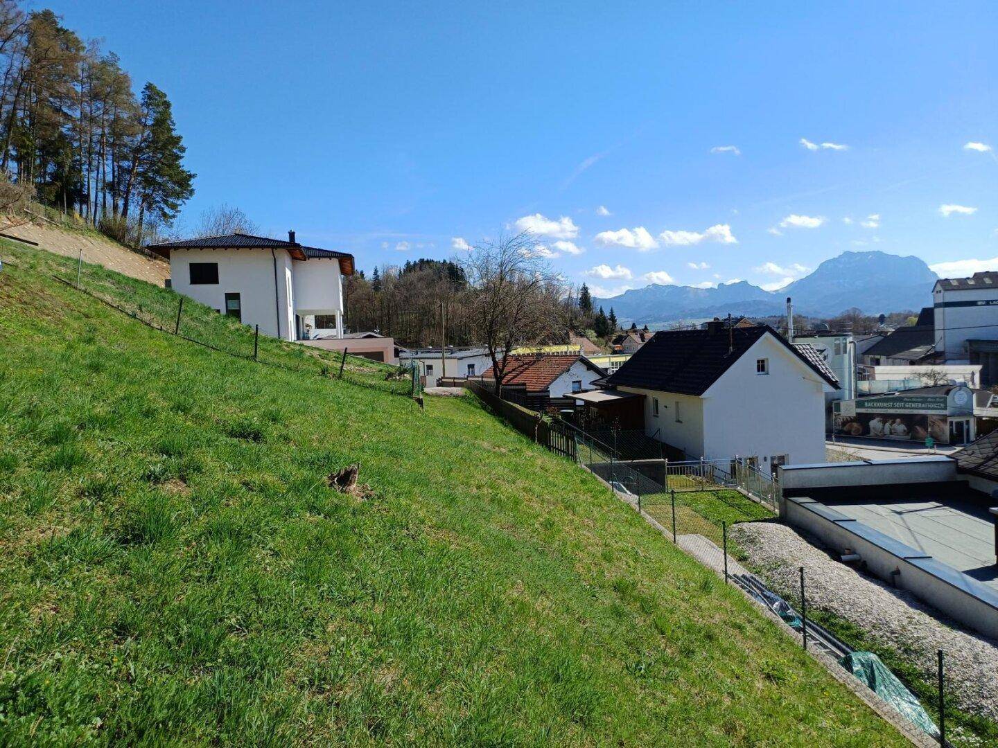 Sonnige Hanglage mit schönem Gebirgs- und Fernblick! - Ansicht 3