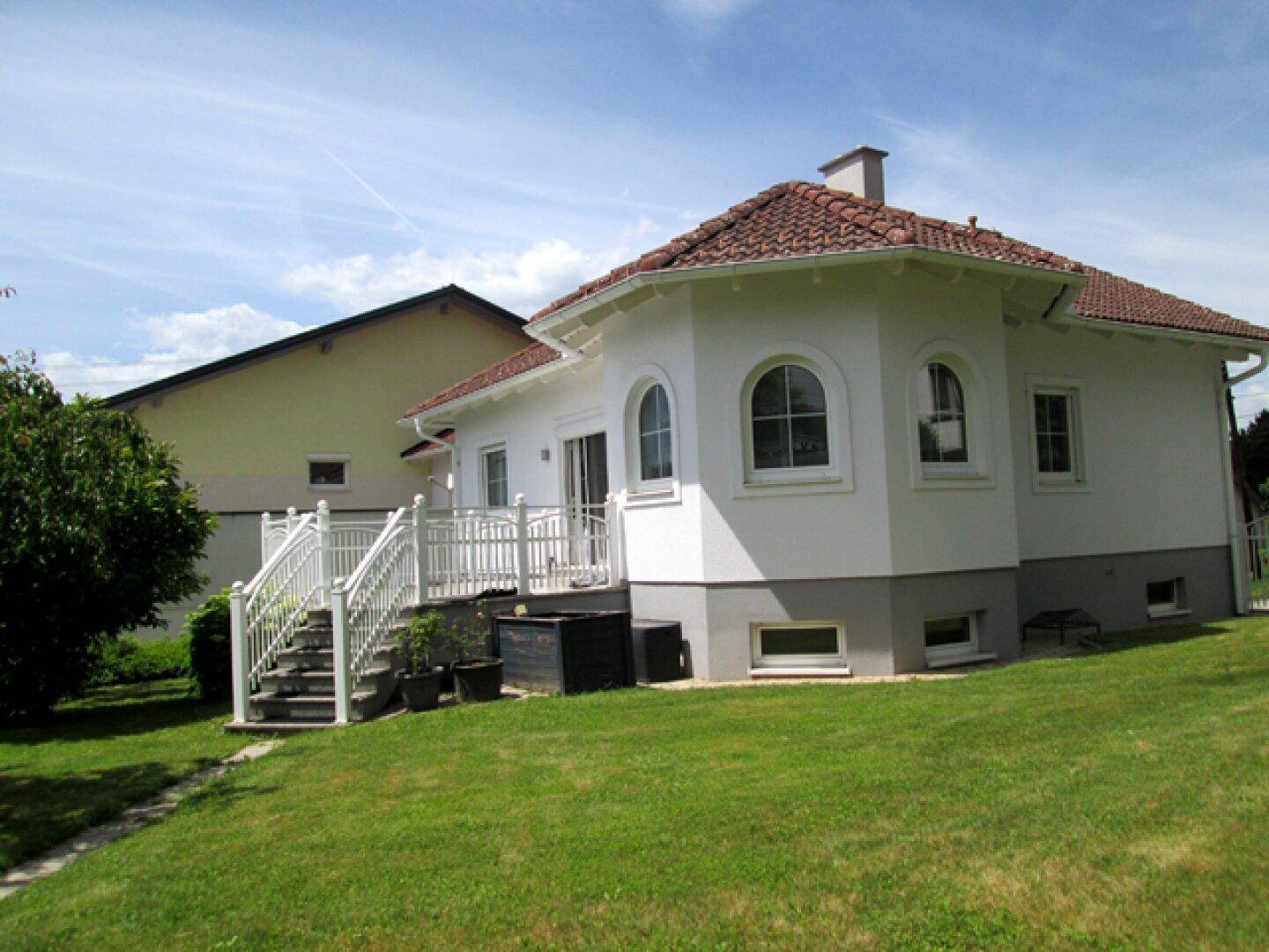 Einfamilienhaus mit Niveau in ruhiger Ortslage! - Ansicht 2