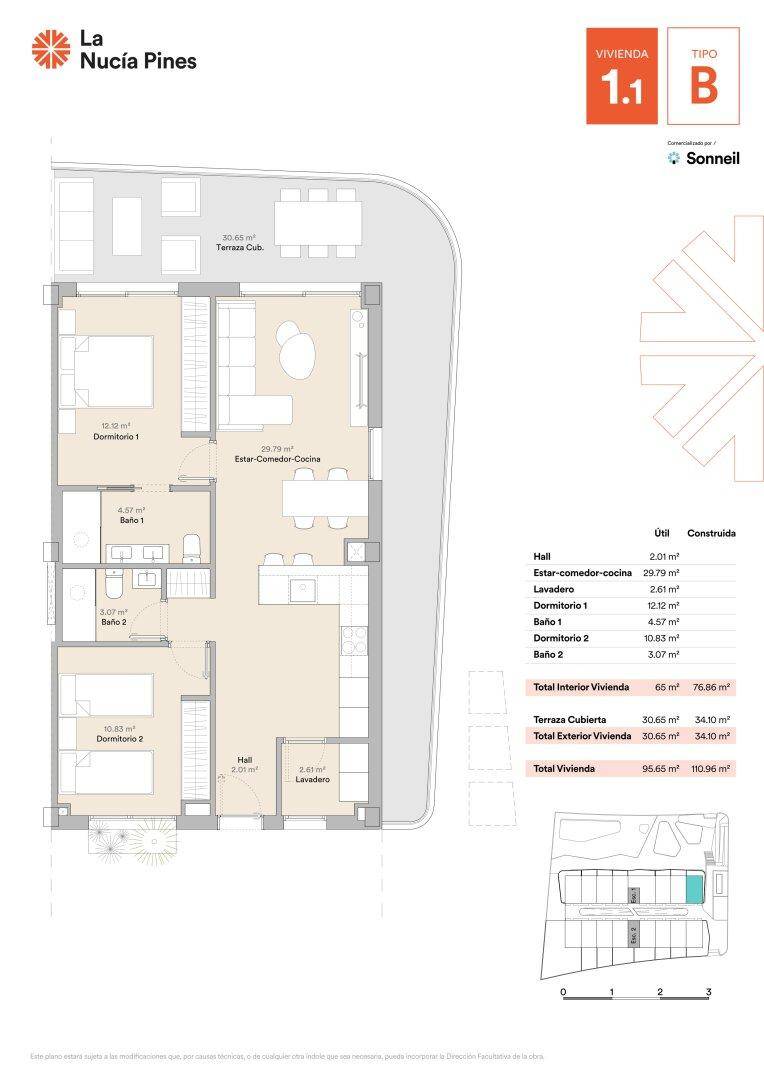 Grundriss einer Wohnung mit zwei Schlafzimmern, zwei Bädern und einer großen überdachten Terrasse.