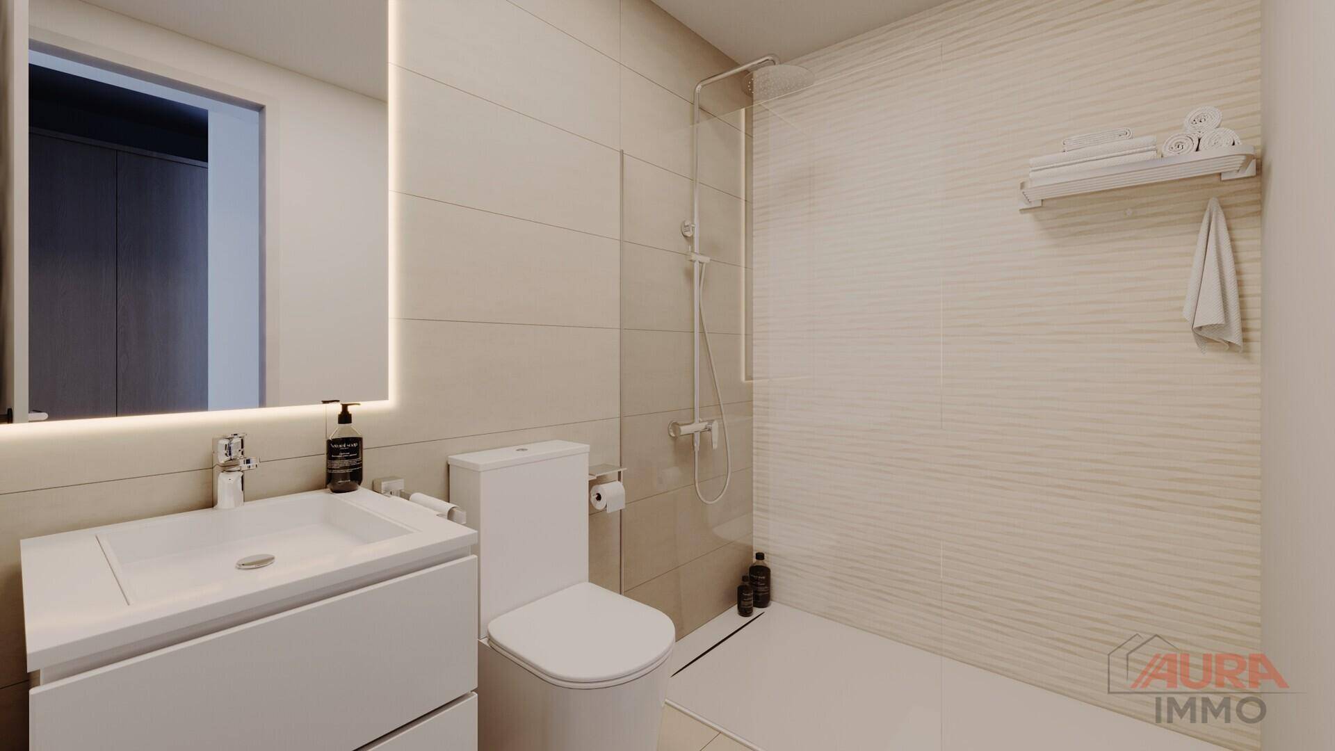 Modernes Badezimmer mit ebenerdiger Dusche, wandhängendem WC und elegantem Waschtisch.