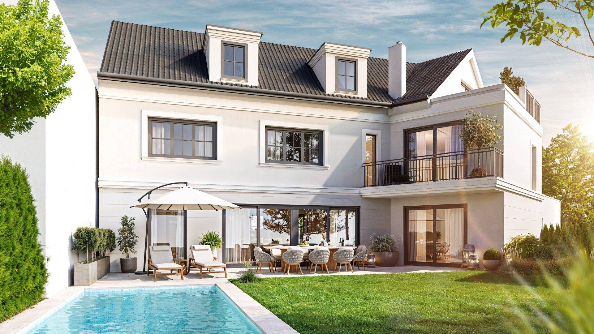 Hinteransicht der Villa mit großem Garten, Swimmingpool und sonniger Terrasse für Entspannung.