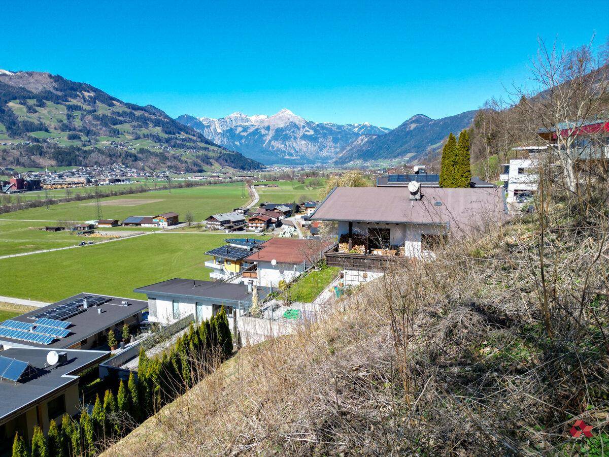 Ruhig gelegenes Hanggrundstück mit Weitblick in Hart im Zillertal zu kaufen - Ansicht 3