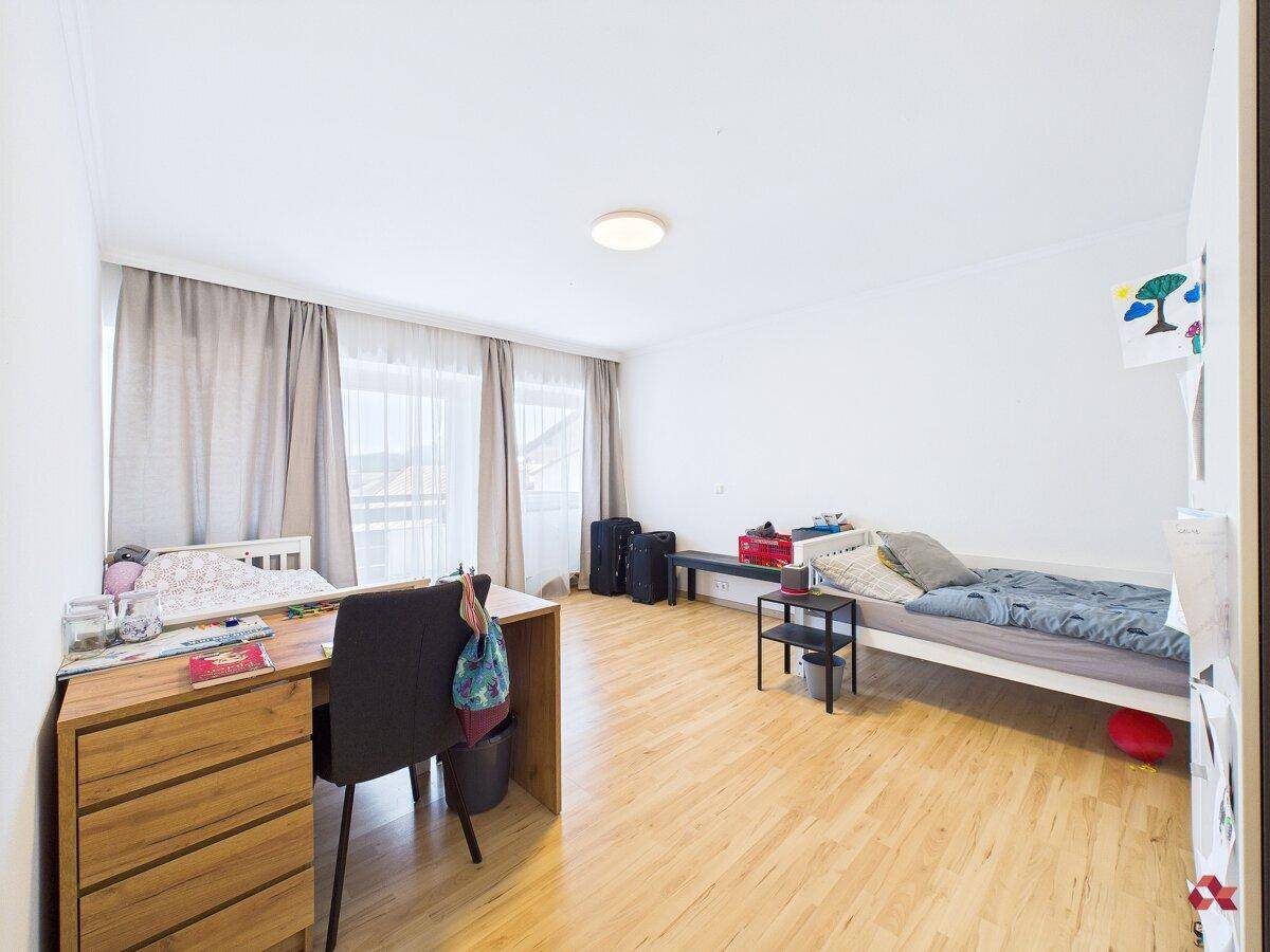 Schlafzimmer 1