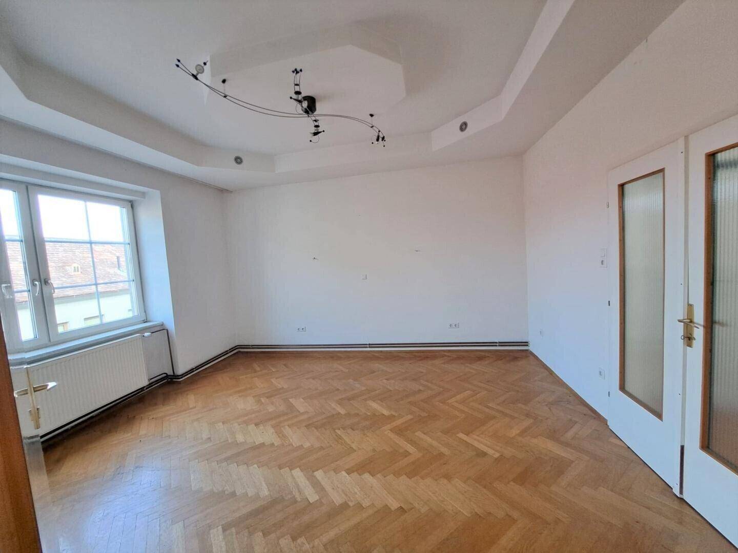 +++WEINVIERTEL+ TOP LAGE, TOP GELEGENHEIT +2 HÄUSER + IDEAL FÜR 2 FAMILIEN + INKL. GESCHÄFTSLOKAL ehemaliger Metzgerbetrieb mit großem Potenzial +40 MINUTEN VON WIEN ENTFERNT - Ansicht 6