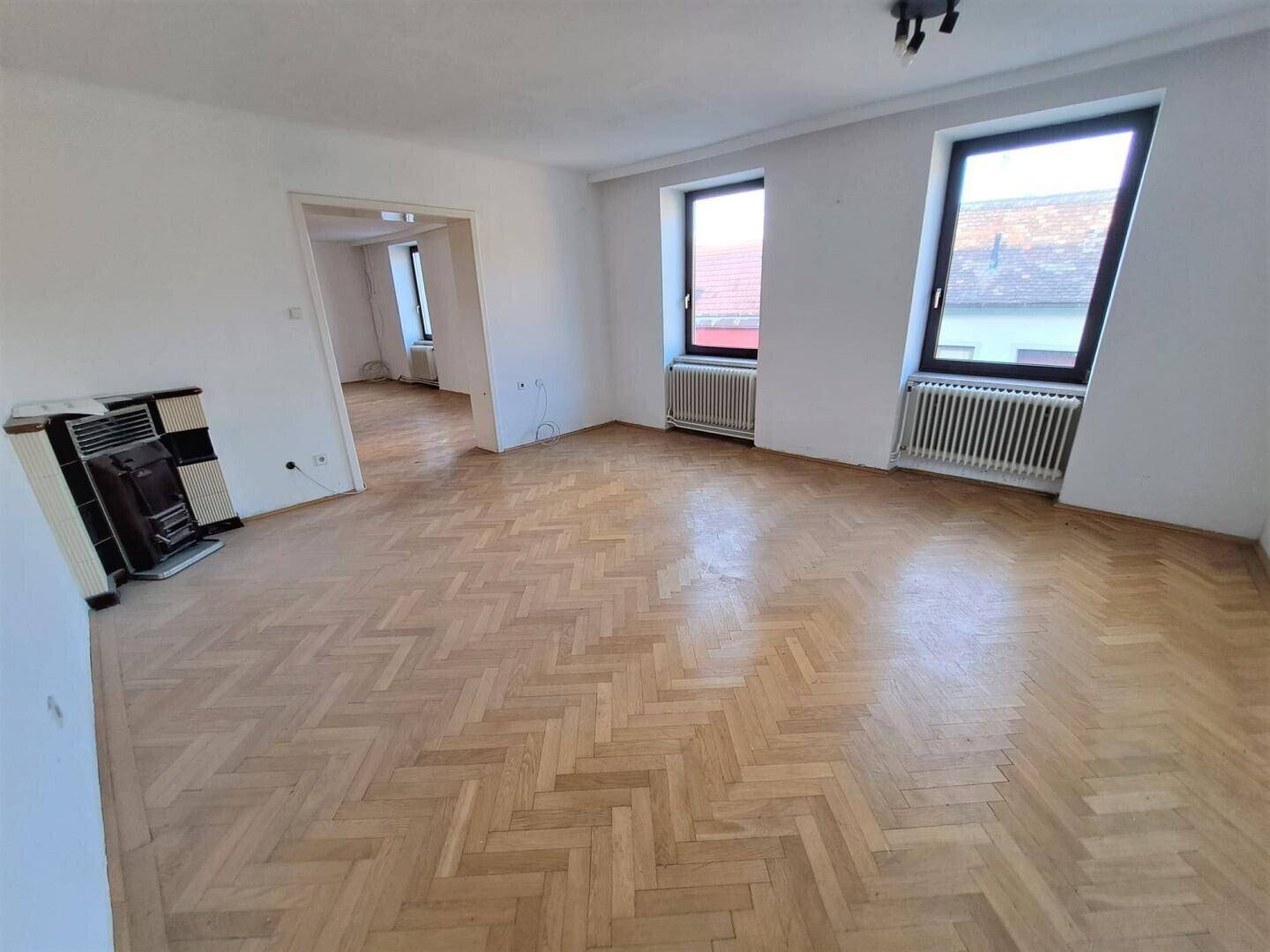 +++WEINVIERTEL+ TOP LAGE, TOP GELEGENHEIT +2 HÄUSER + IDEAL FÜR 2 FAMILIEN + INKL. GESCHÄFTSLOKAL ehemaliger Metzgerbetrieb mit großem Potenzial +40 MINUTEN VON WIEN ENTFERNT - Ansicht 3