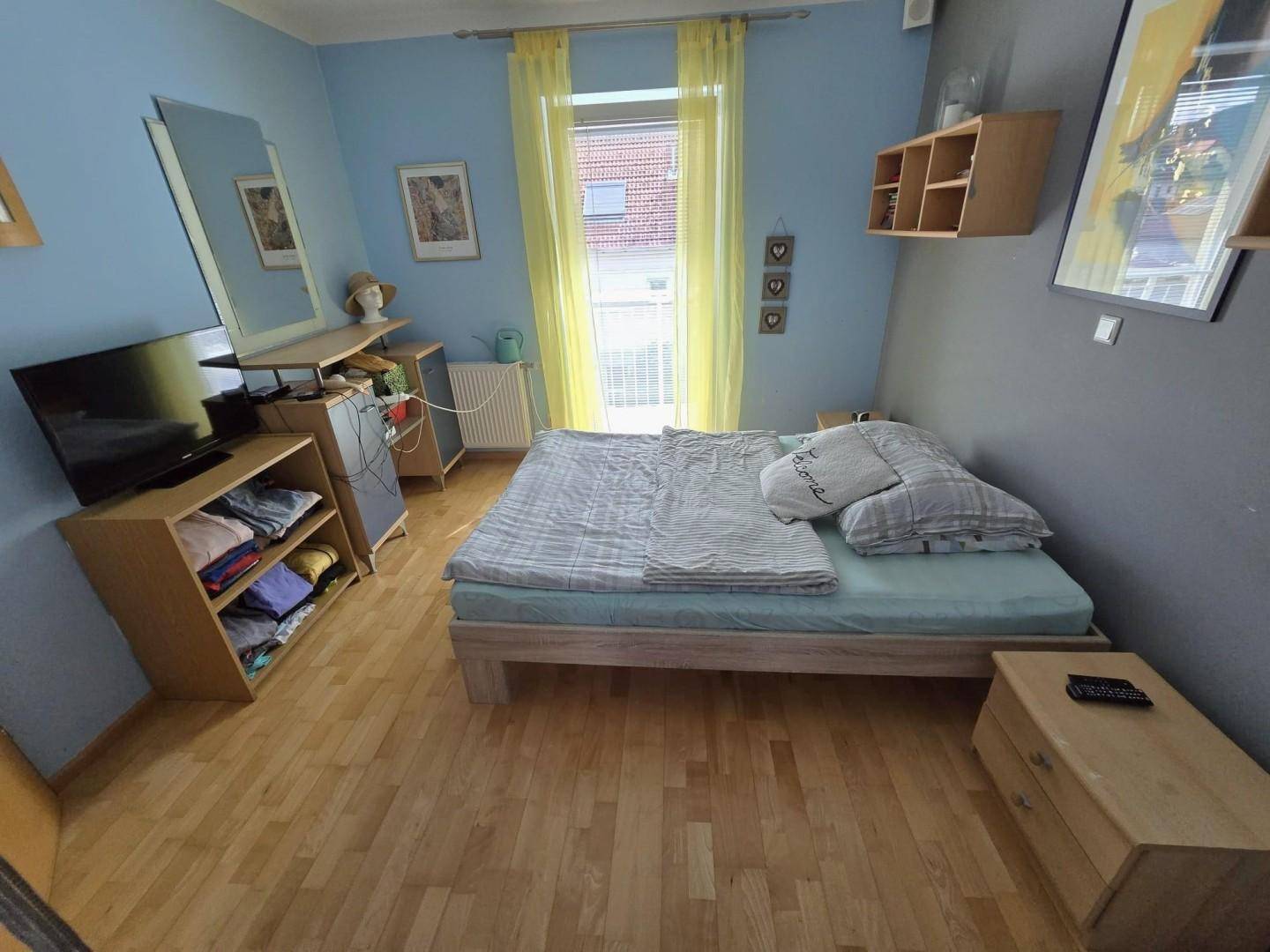 1 tes Schlafzimmer 1 OG