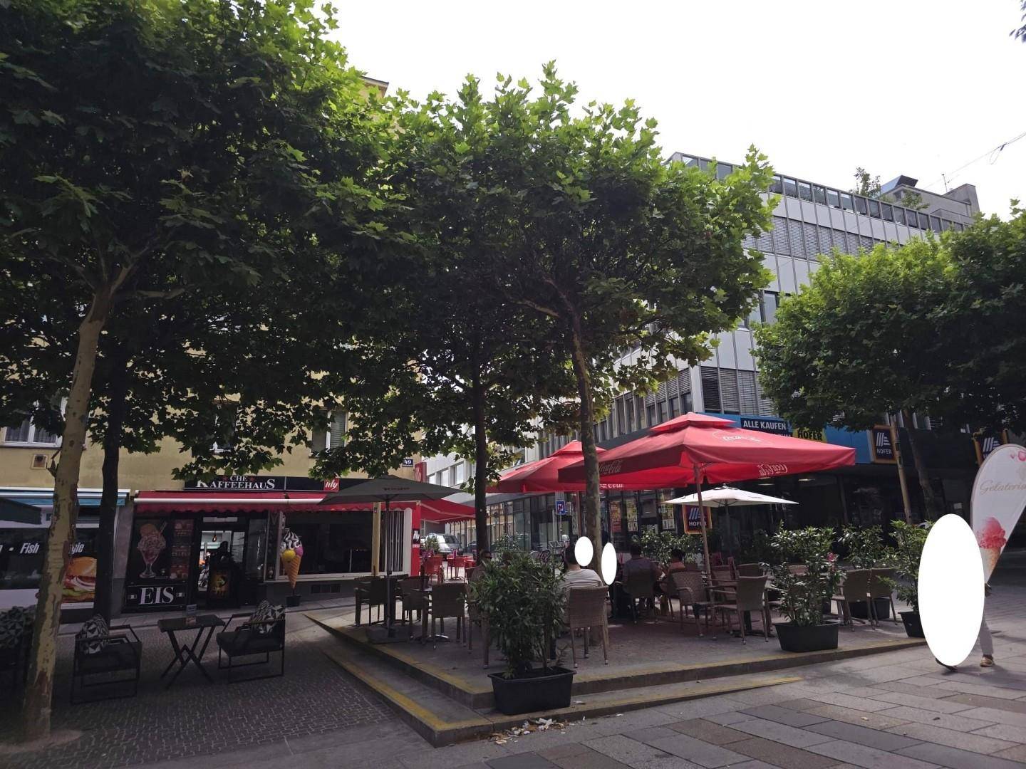 Schanigarten Blick auf Kaffeehaus