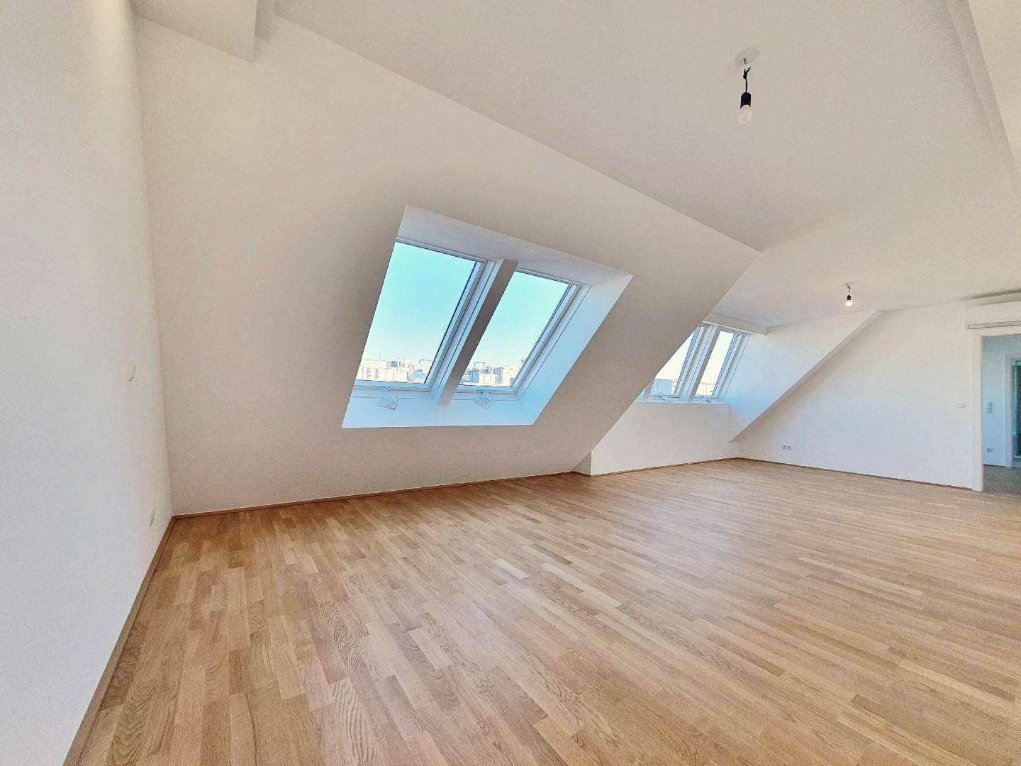 großzügiges Wohnzimmer ca. 37 m²