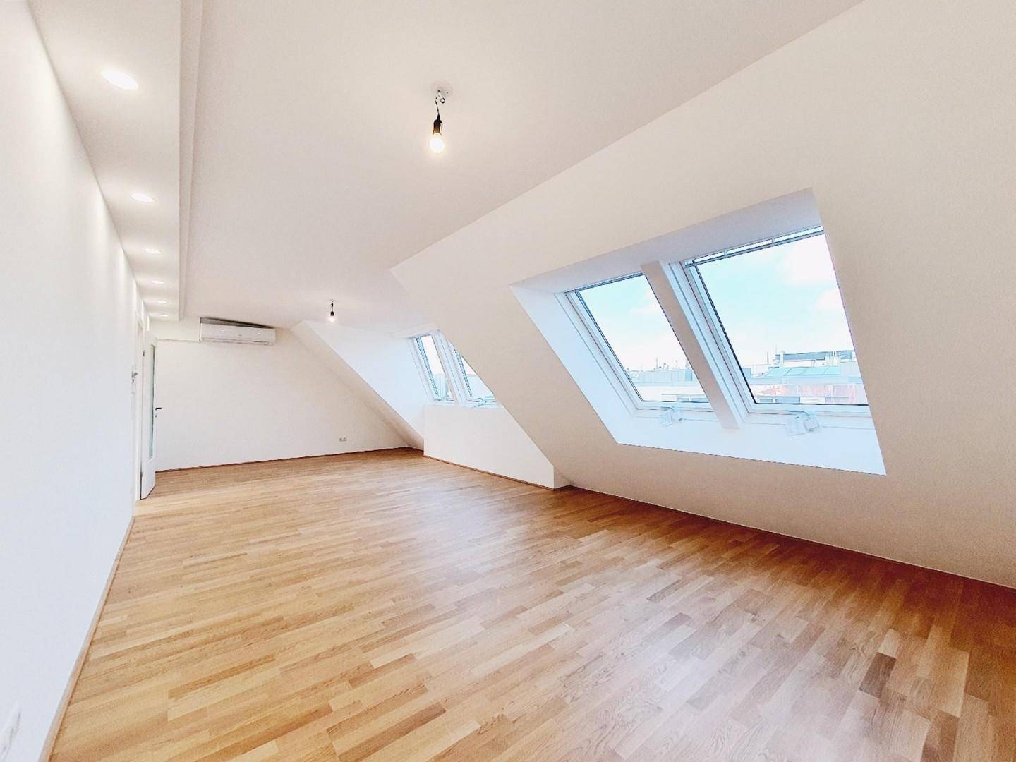 großes Wohnzimmer ca. 40 m²