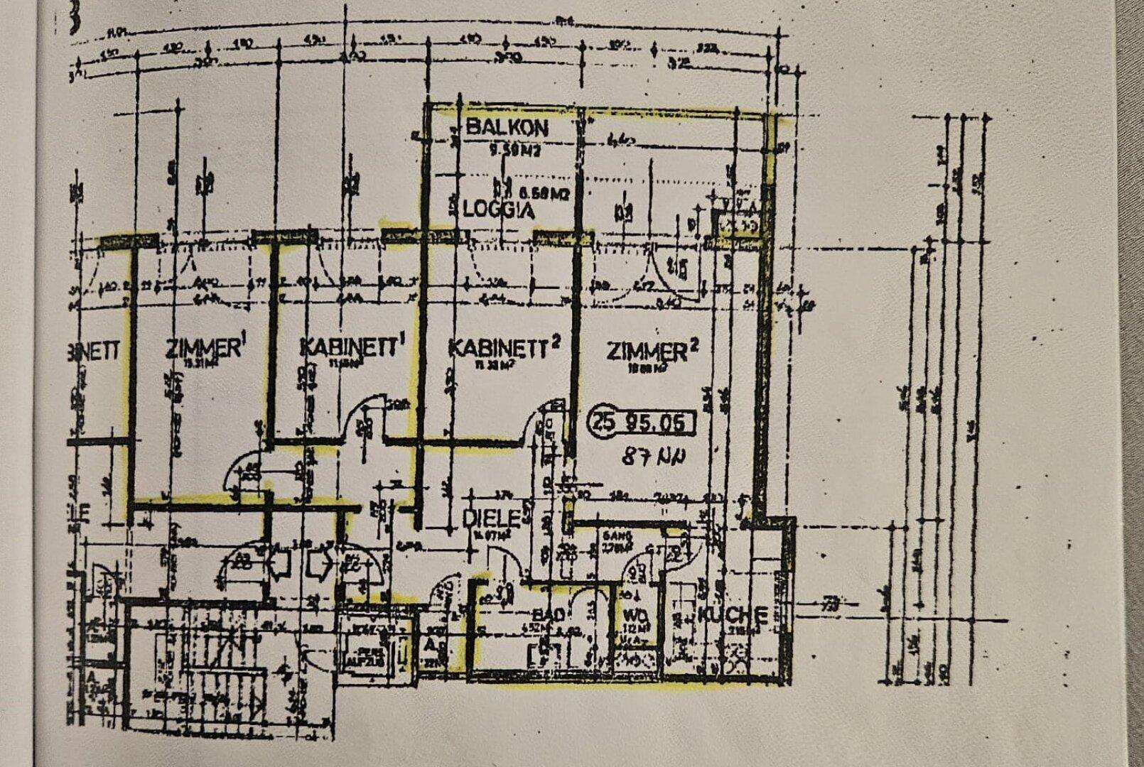 Detaillierter Grundriss mit Zimmern, Balkon und Loggia, inklusive Flächenangaben.