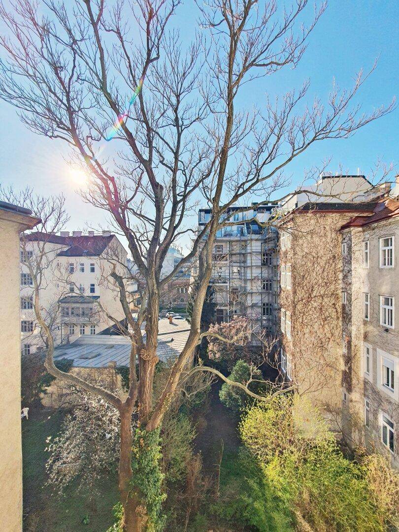 Westseitig - Balkonanbau möglich