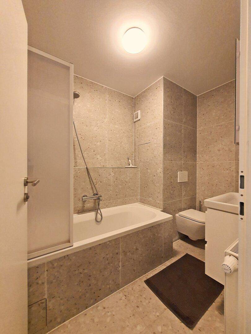 modernes Badezimmer
