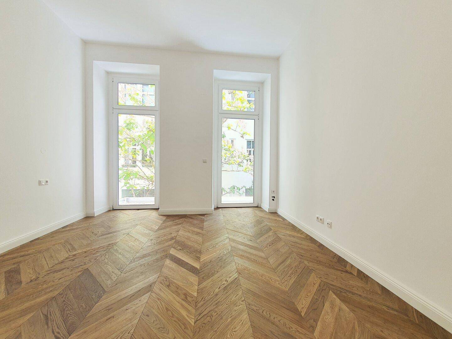 Schlafzimmer 1 mit Balkon