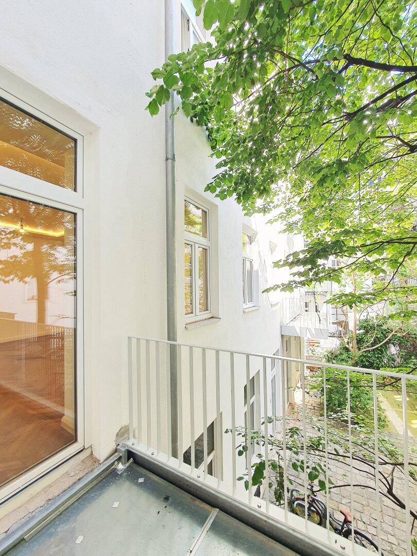Balkon ins GRÜNE