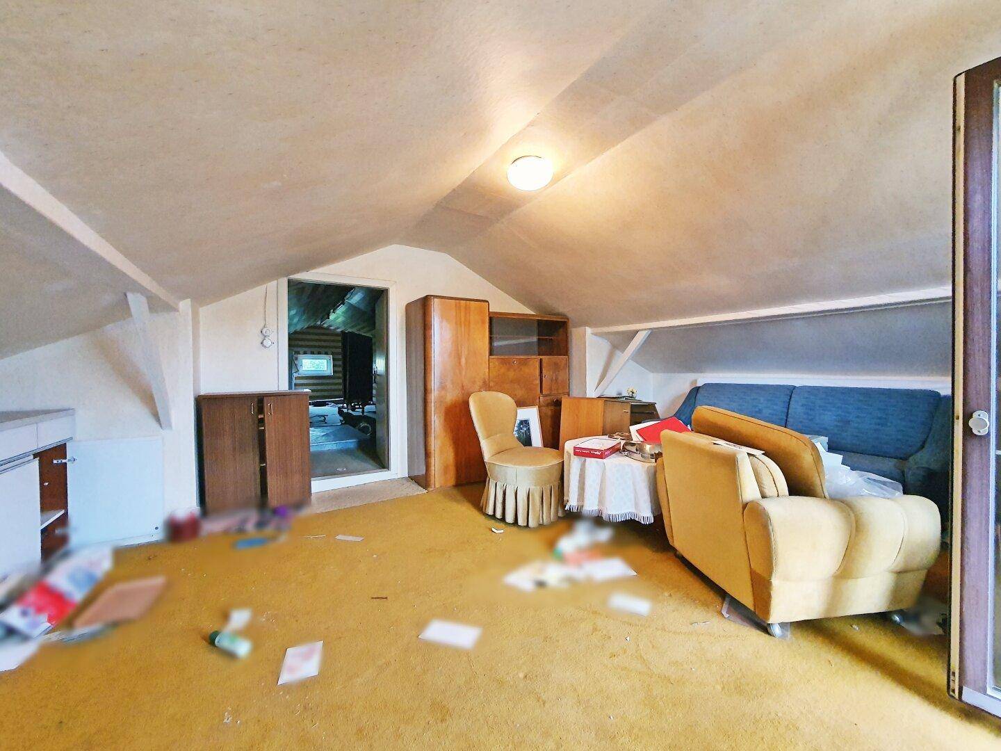 Dachboden/ Zimmer 1
