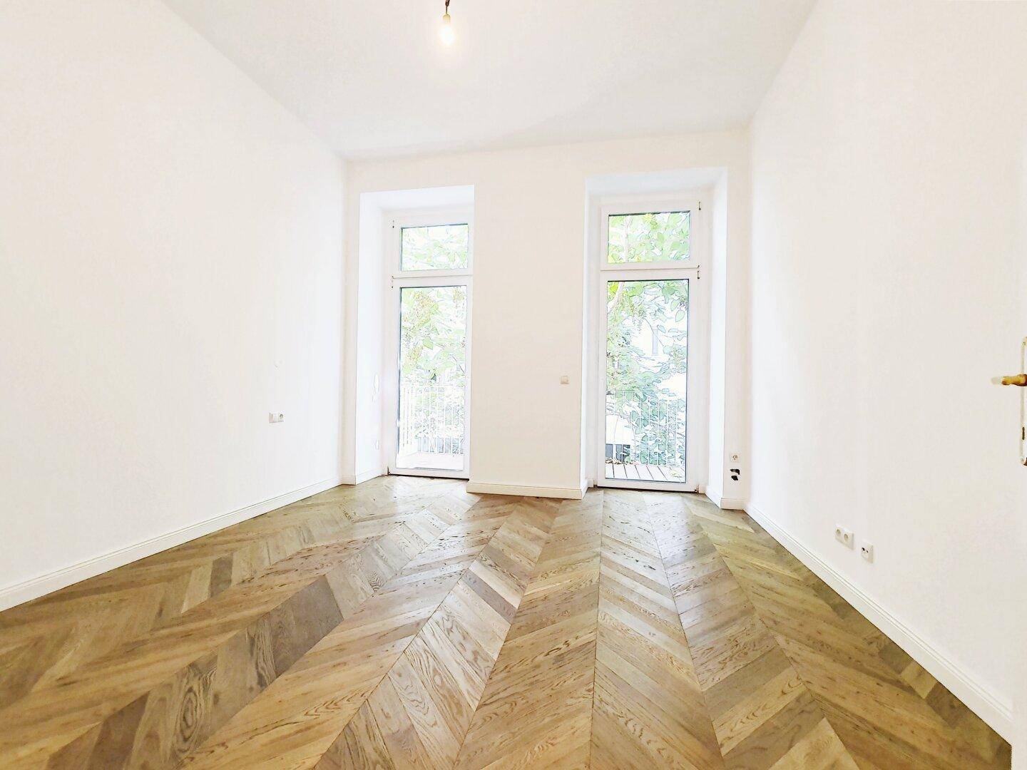 Schlafzimmer mit Balkon