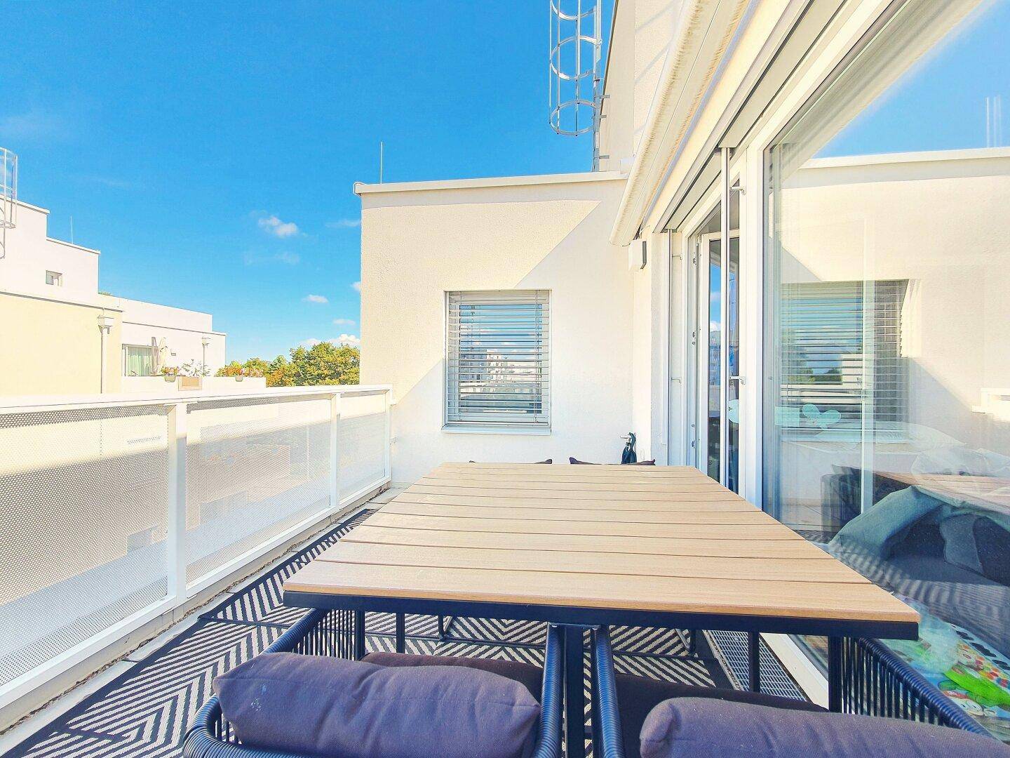 11,30 m2 große Terrasse