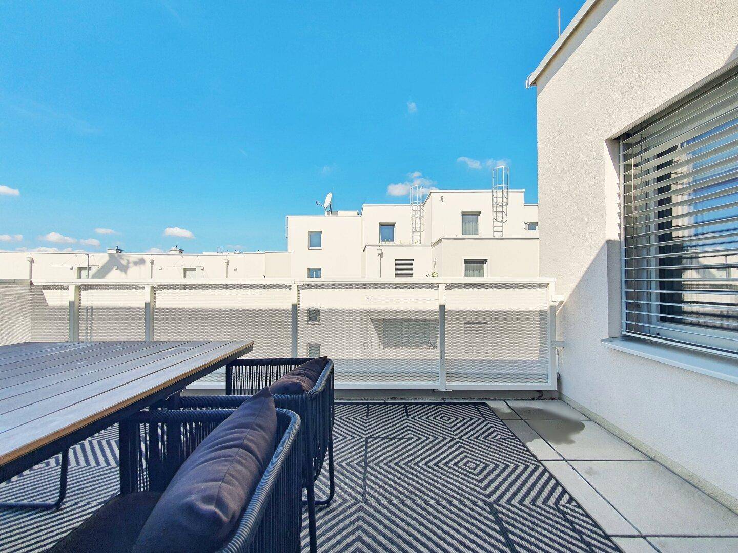 11,30 m2 große Terrasse