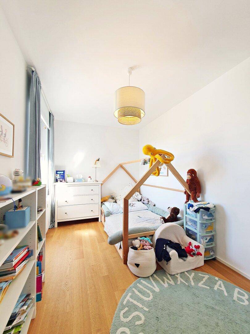 Schlafzimmer 1