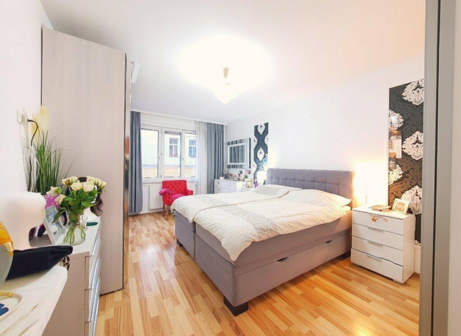 Schlafzimmer 1