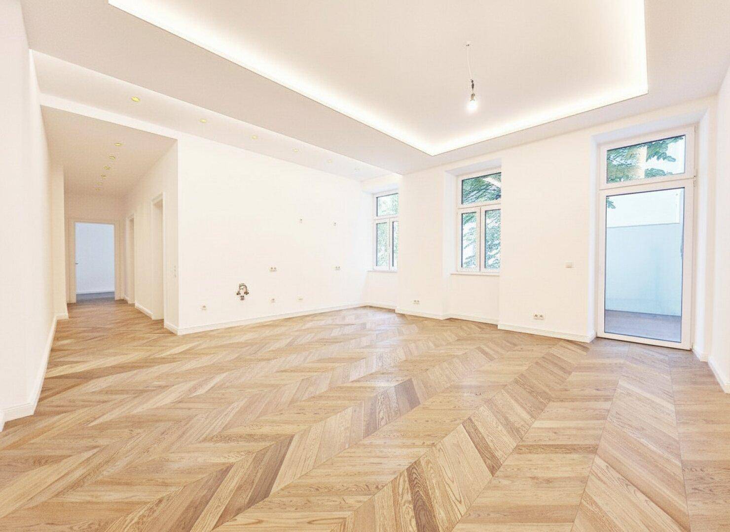 große Wohnküche mit Balkon 1