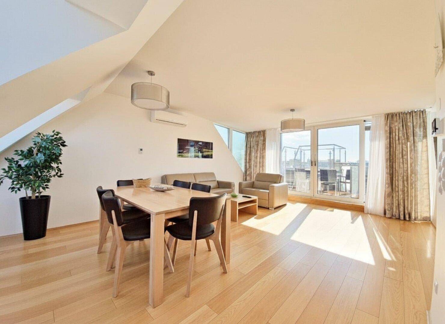 ++NEU++ Einzigartige High-End-Dachgeschosswohnung mit zwei Sonnenterrassen, Weitblick und ruhiger Lage! 50 m zum Augarten! - Ansicht 2