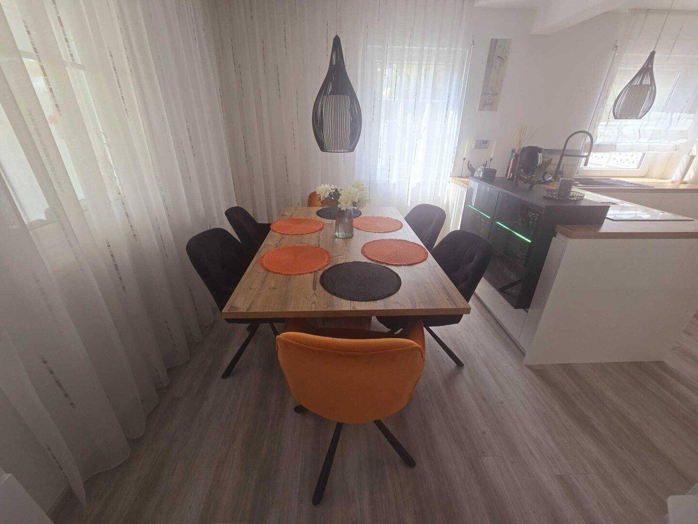 +LICHTDURCHFLUTETES EINFAMILIENHAUS IN PROTTES+ Grundstück 752m²+ 5 Zimmer+ Wohnessküche 45m²+Kamin+, Garage &amp; moderner Ausstattung! - Ansicht 3