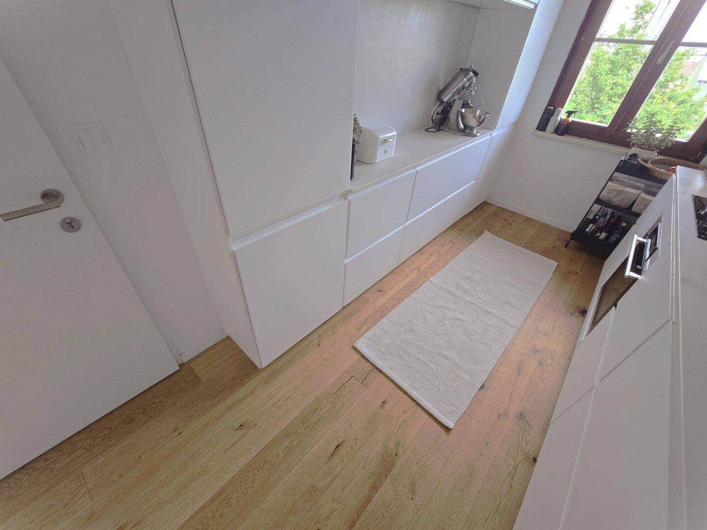 ++ Moderne 3-Zi-Wohnung in Schwechat+ Ruhelage+ 71m² Logga und Balkon+ Garage+ separate Einbauküche ++ - Ansicht 4