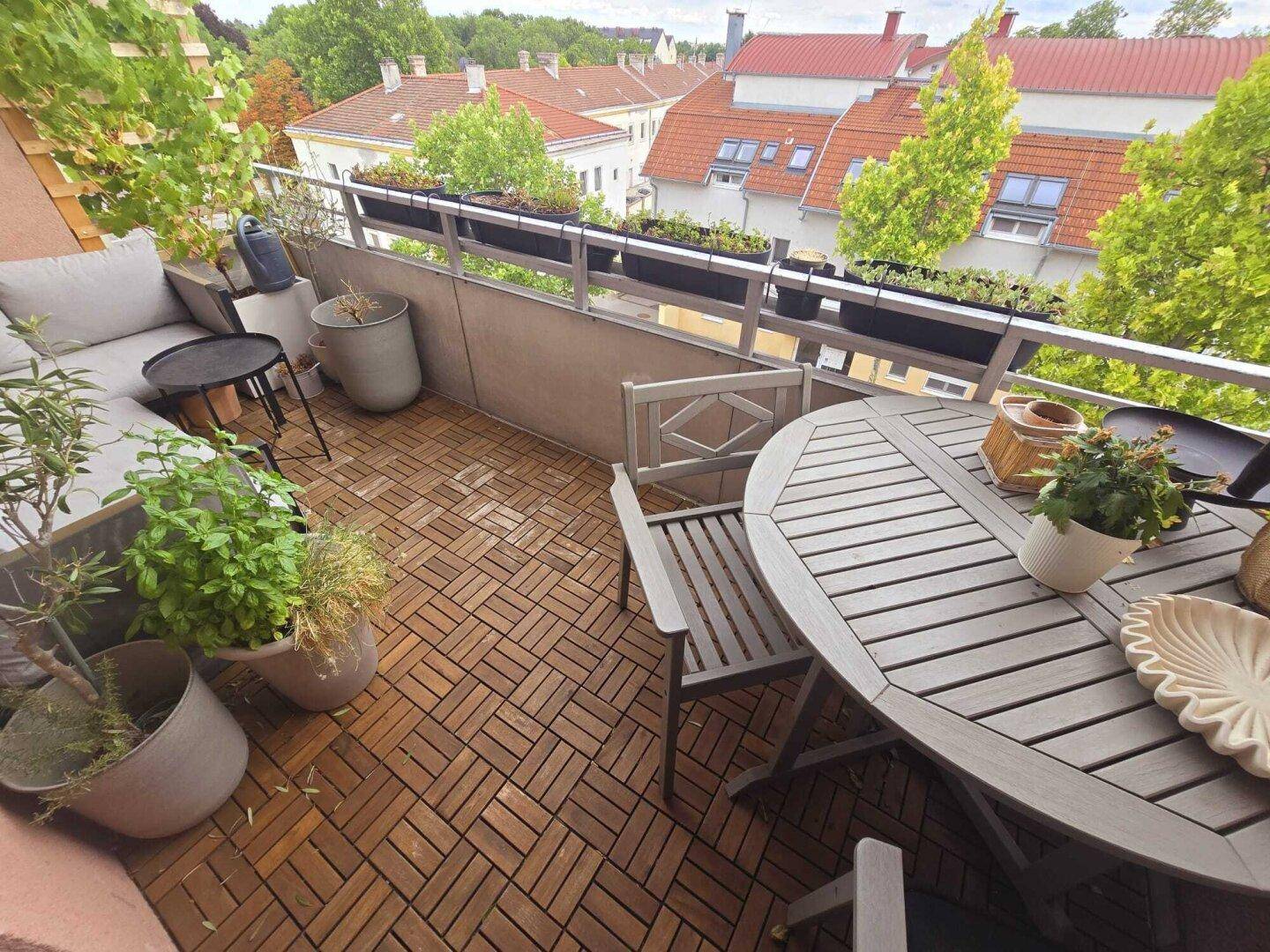 ++ Moderne 3-Zi-Wohnung in Schwechat+ Ruhelage+ 71m² Logga und Balkon+ Garage+ separate Einbauküche ++