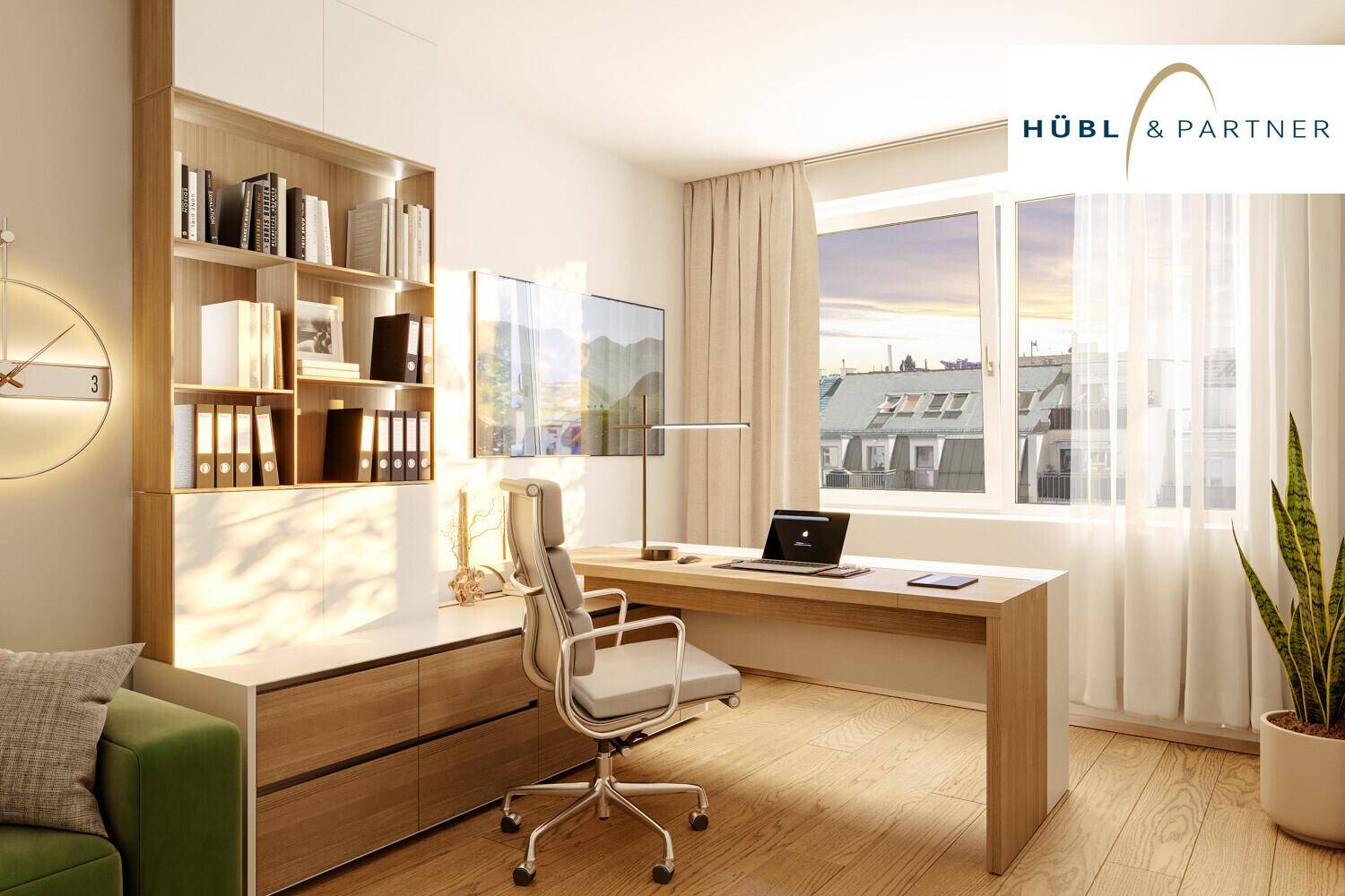 Helles Arbeitszimmer mit großem Schreibtisch, Bücherregal und Fensterblick.