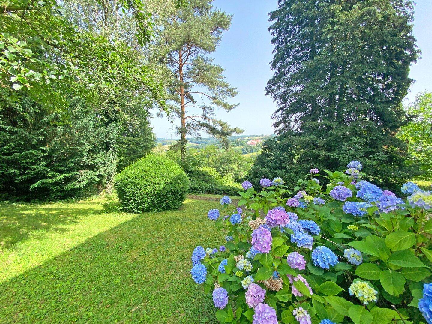 Garten mit wunderschönem Ausblick