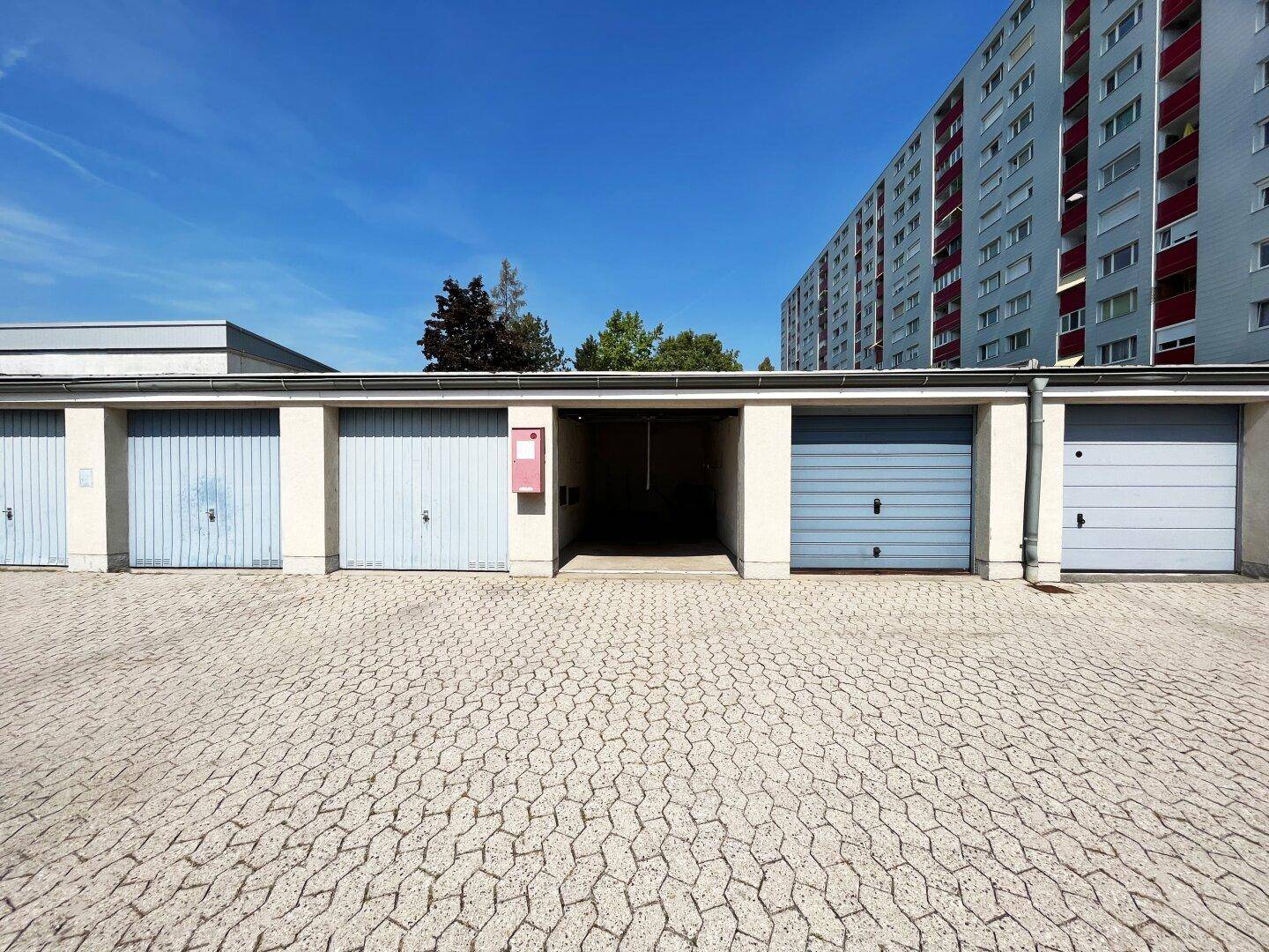 Garage Aussenansicht