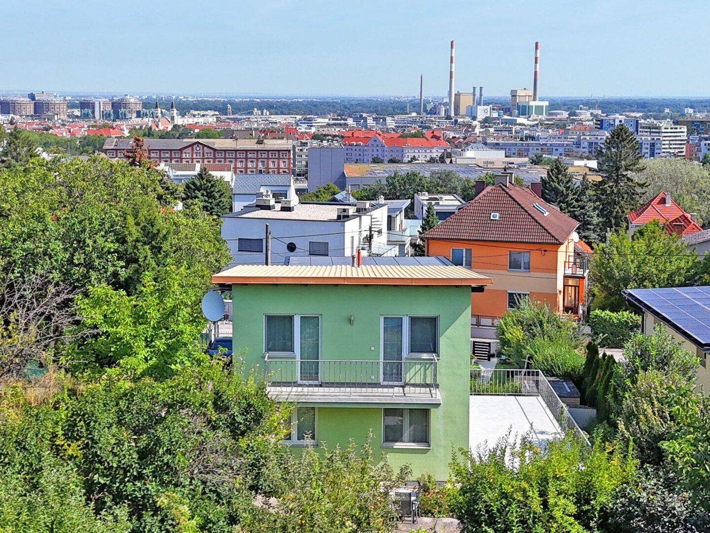 Luftbild mit Wien-Skyline