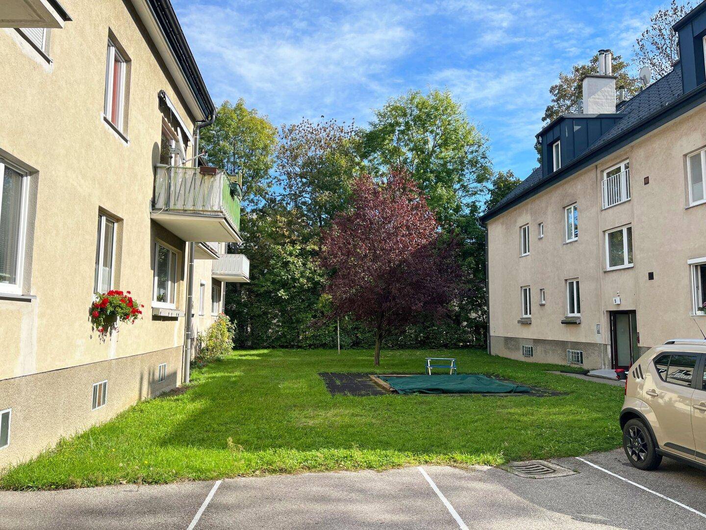 Wohnhaus mit Gemeinschaftsgarten