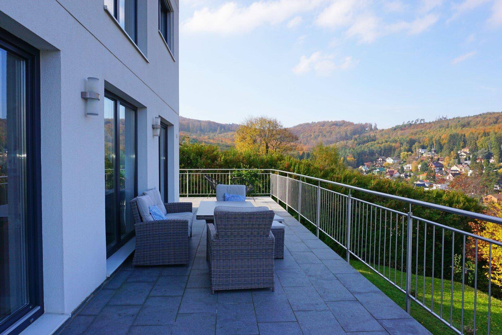 Terrasse und Ausblick