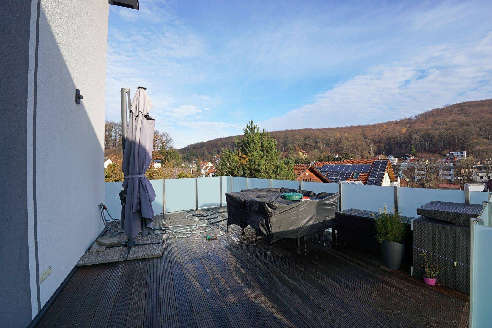 sonnige Ostterrasse