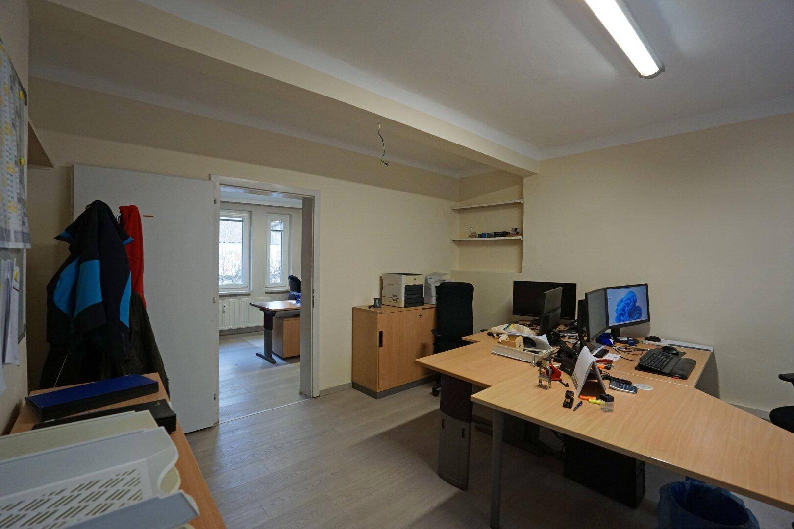 Büro 1