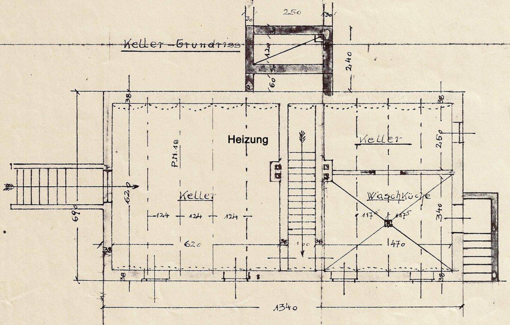 Grundriss des Kellergeschosses mit Heizraum, Waschküche und weiteren Kellerräumen für Lagerung.