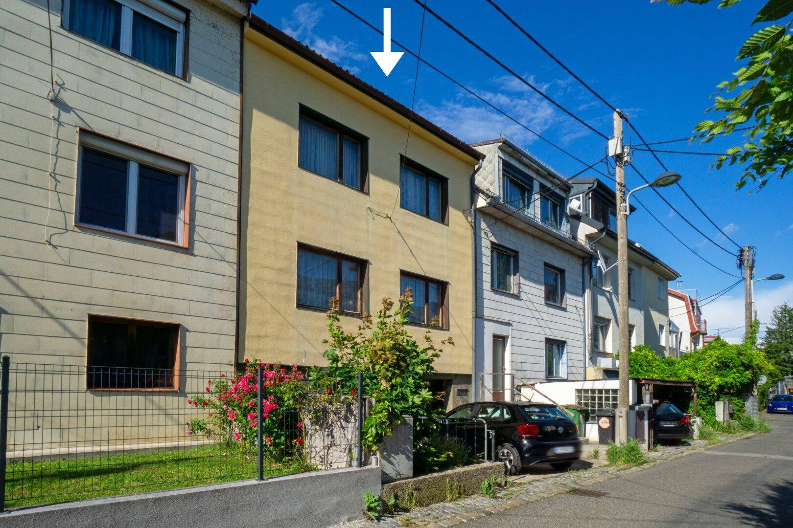 straßenseitige Hausansicht