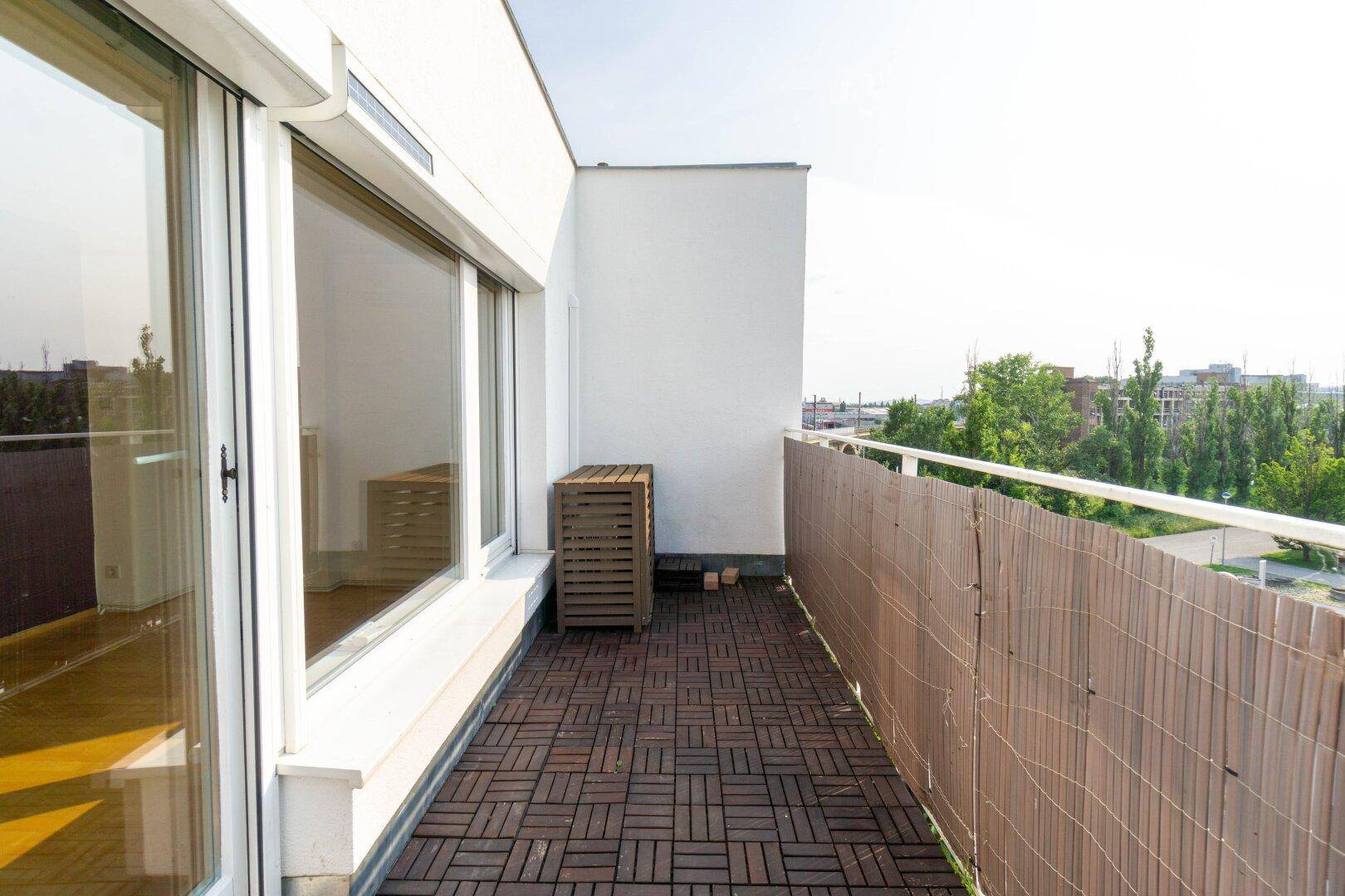 sonnige Ost-Terrasse